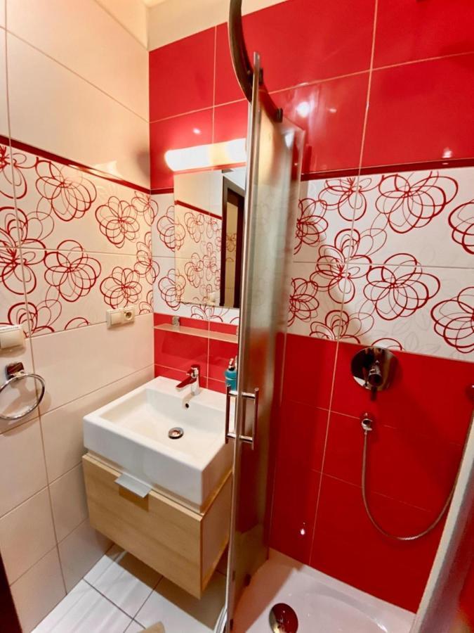 Penzion Kingo Nemšová Dış mekan fotoğraf